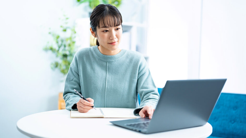 アメリカ看護師を目指して、オンラインで学習する日本人看護師
